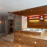 Maison De Leon 3* تورنيون