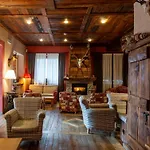 Maison De Leon